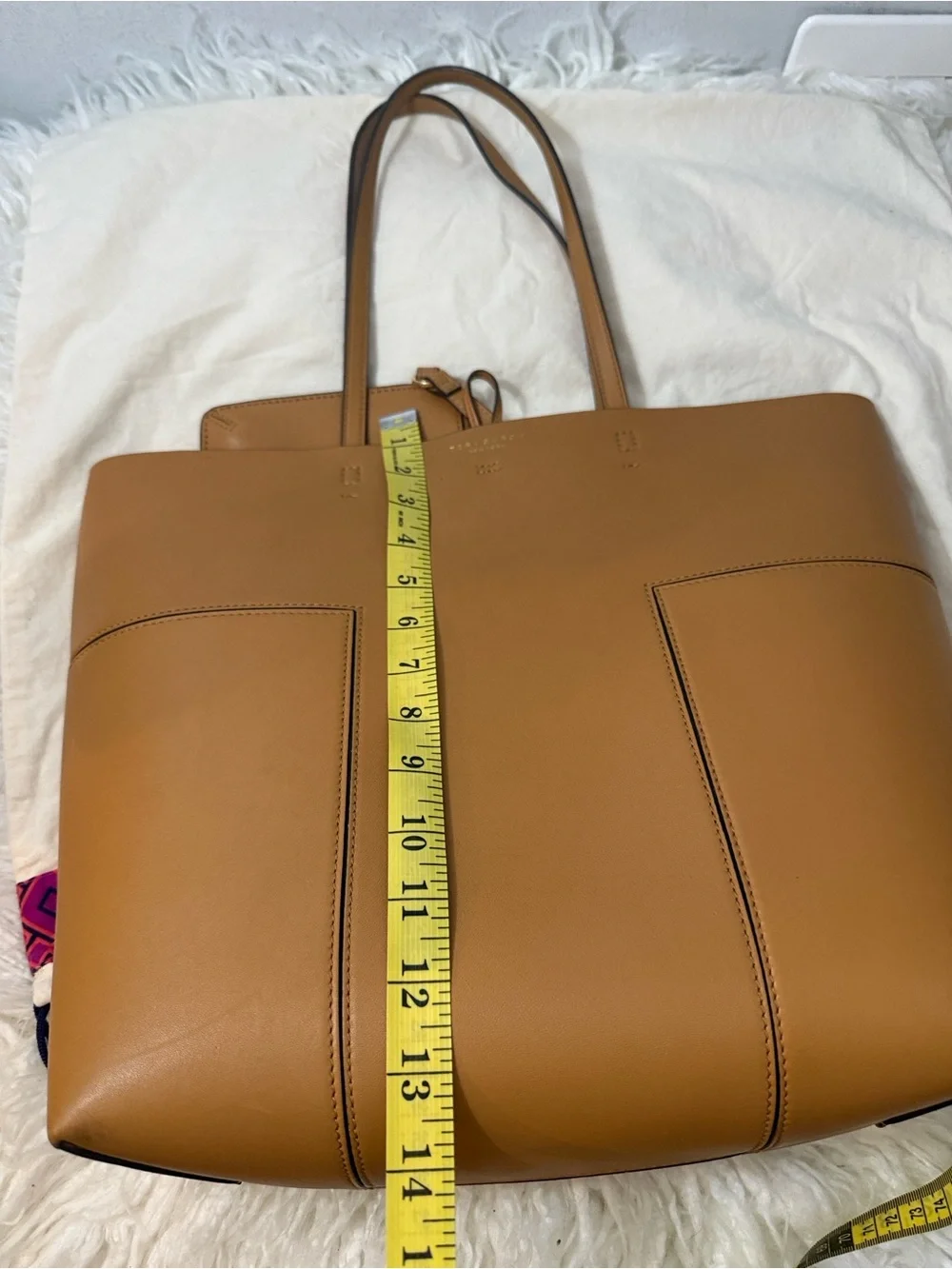 Tory Burch Leather Tote Bag in Tan - Stylish Everyday Carry medium